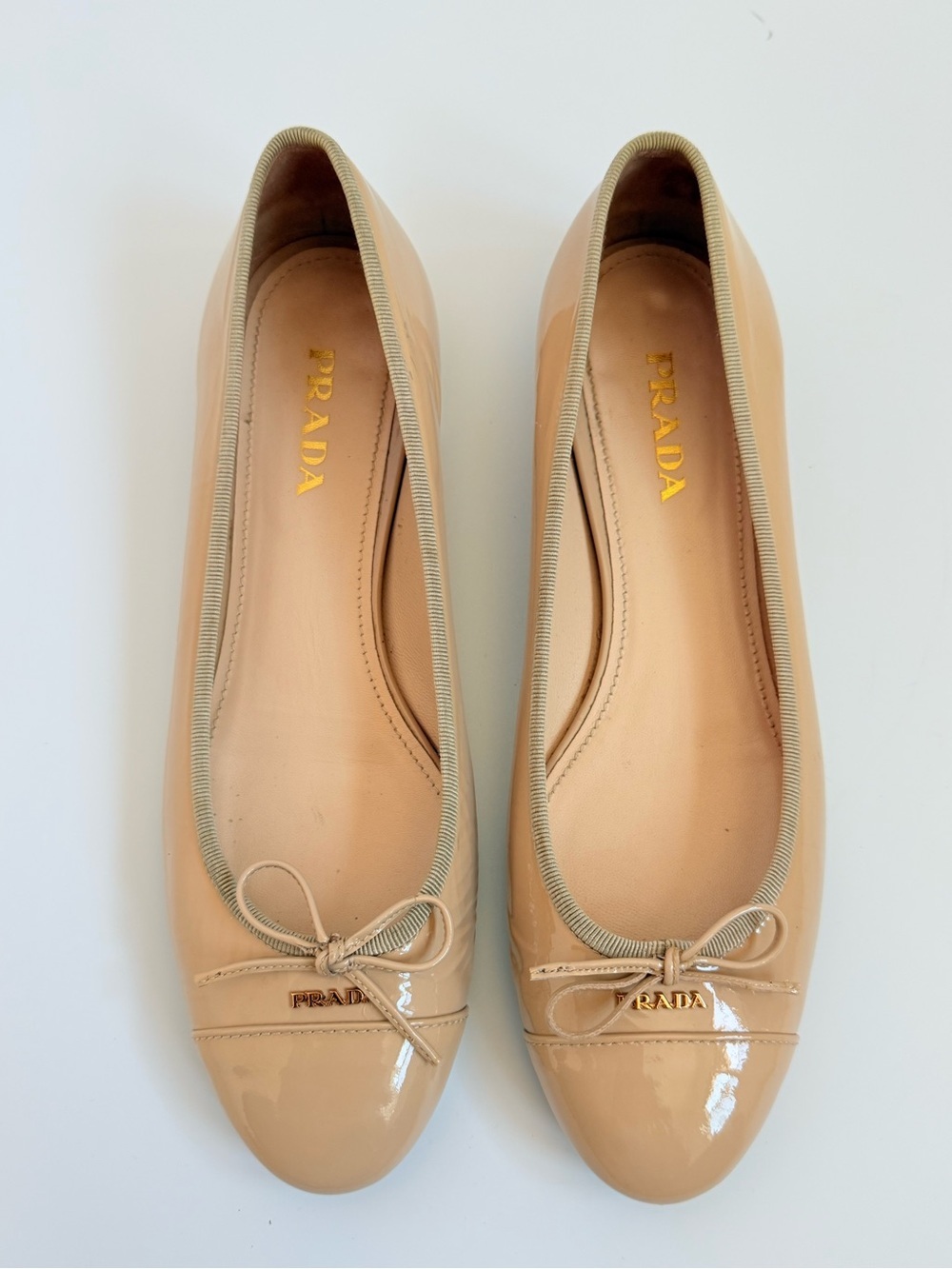 Prada Nude Patent Leather Bow Ballet Flats Logo Plaque Shoes EU 39 - Picture 1 of 8